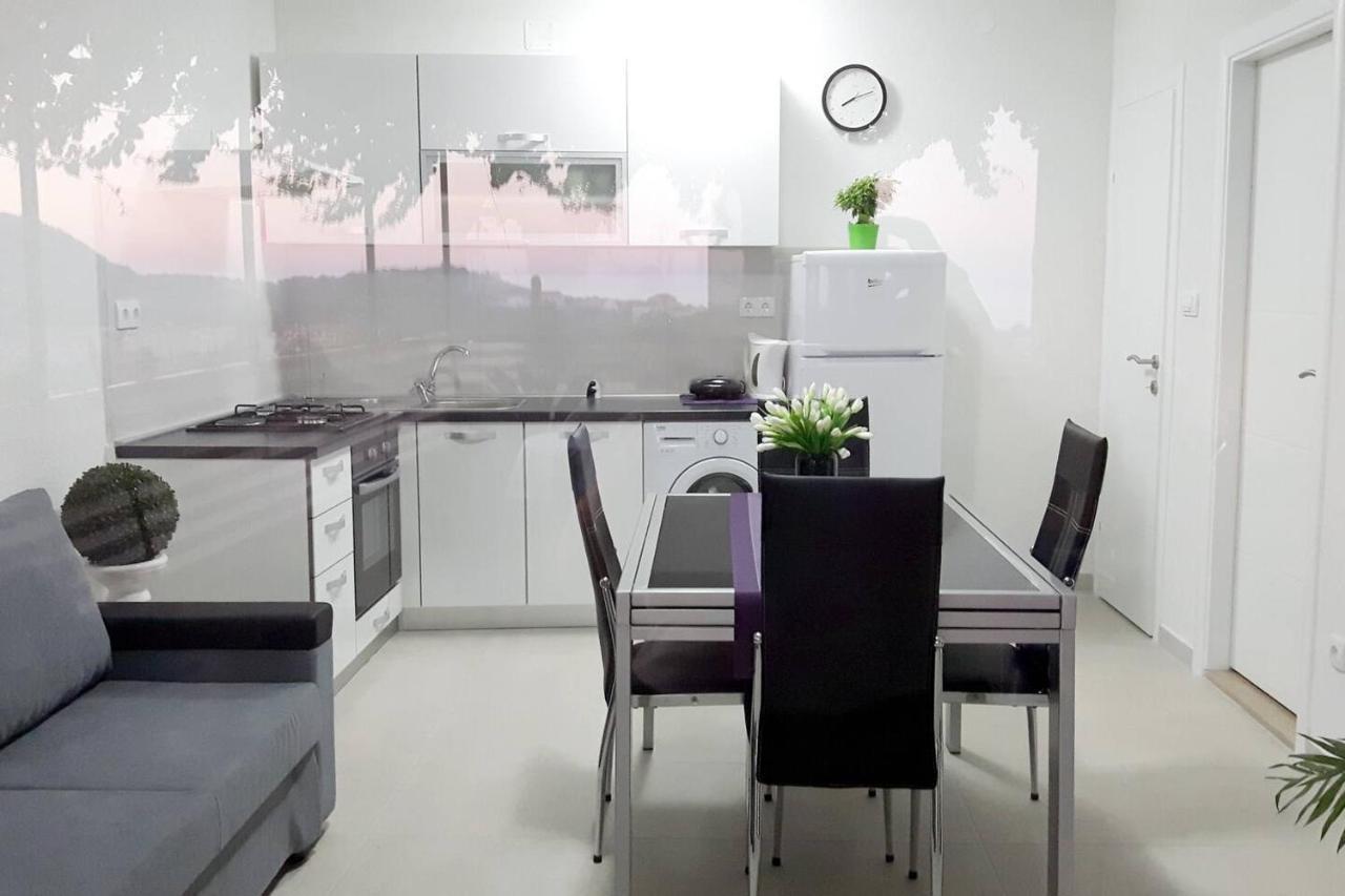 Cozy Apartment Di ดูบรอฟนิก ภายนอก รูปภาพ