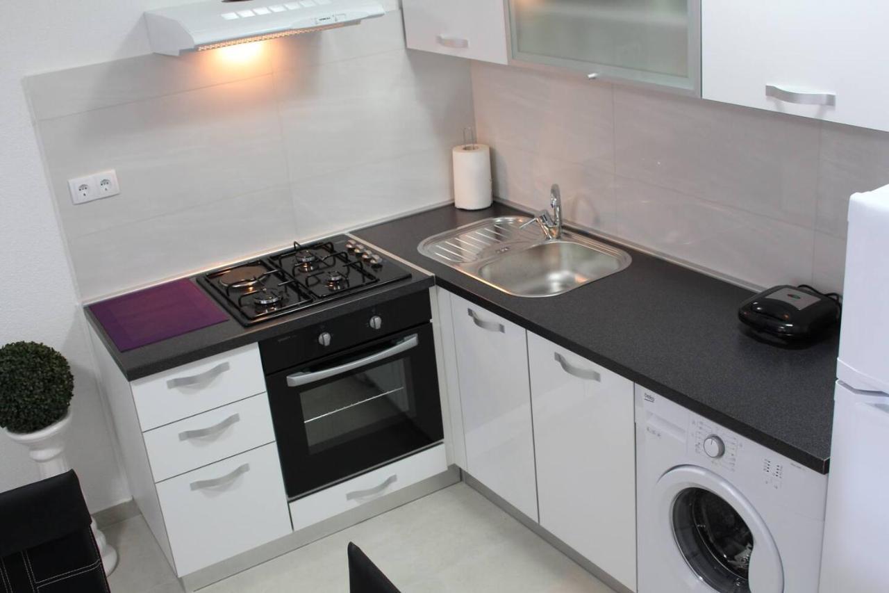 Cozy Apartment Di ดูบรอฟนิก ภายนอก รูปภาพ